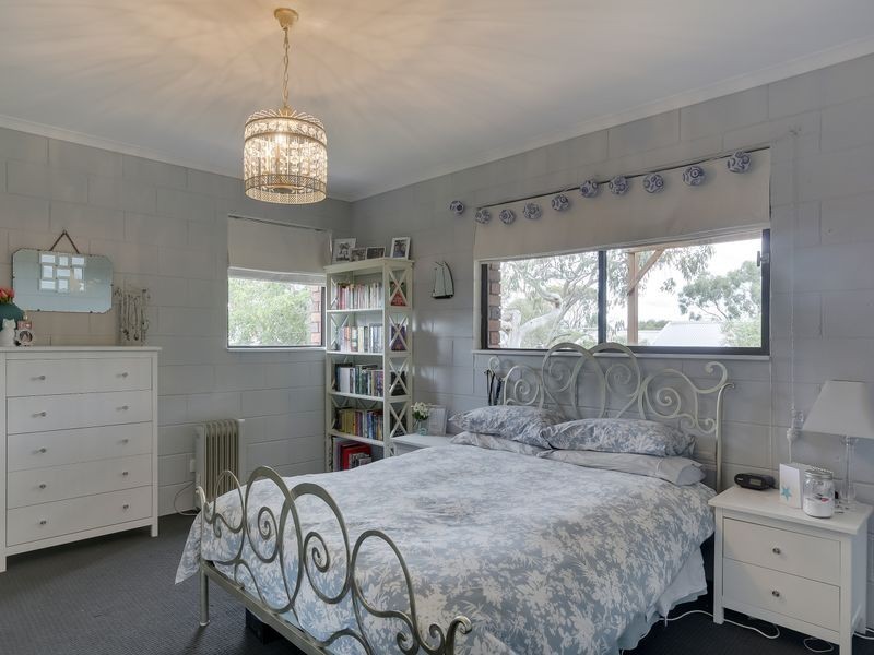 37 Robin Court, Lindisfarne TAS 7015