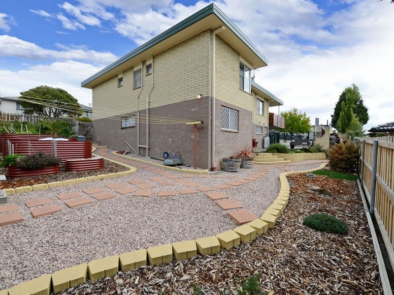 5 Arncliffe Road, Austins Ferry TAS 7011