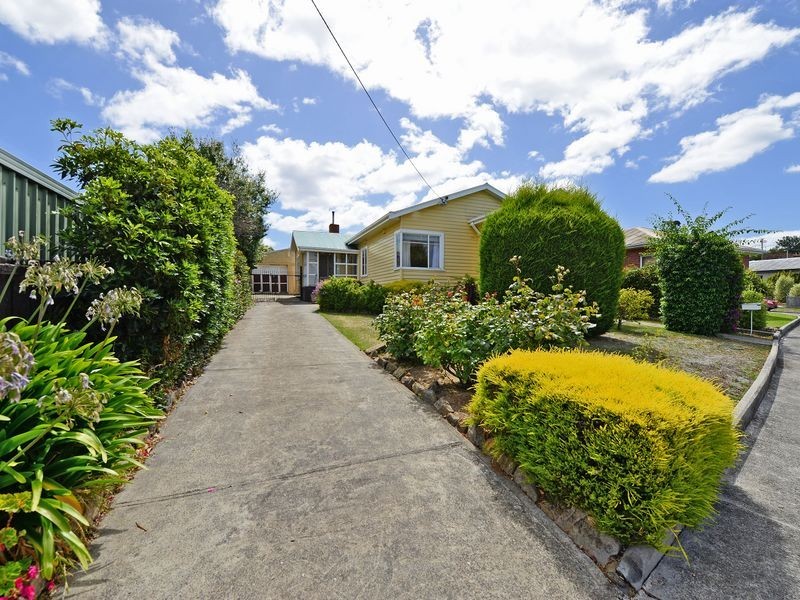 2 Gloucester Crescent, Lutana TAS 7009