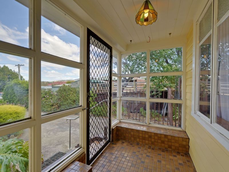 2 Gloucester Crescent, Lutana TAS 7009