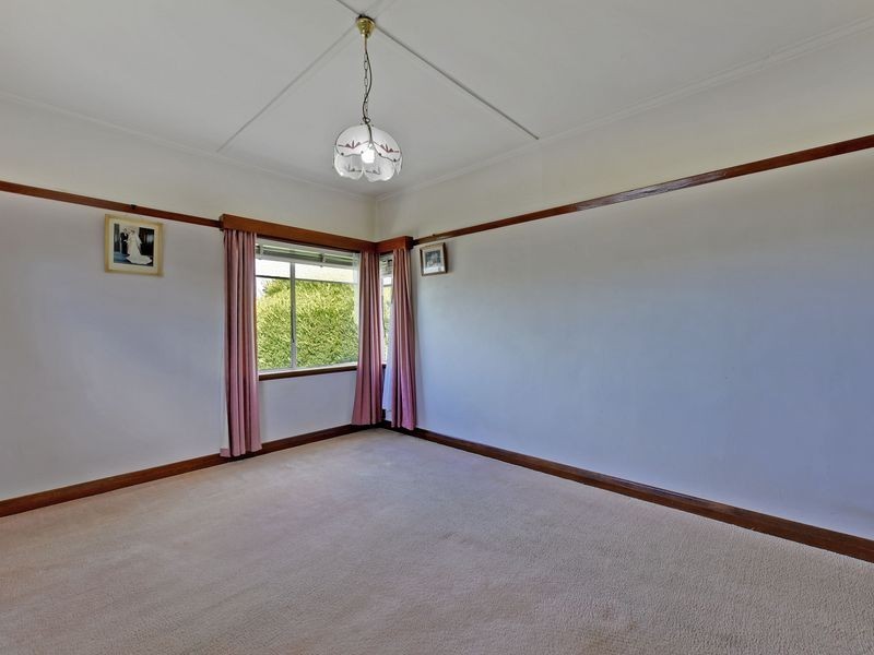 2 Gloucester Crescent, Lutana TAS 7009