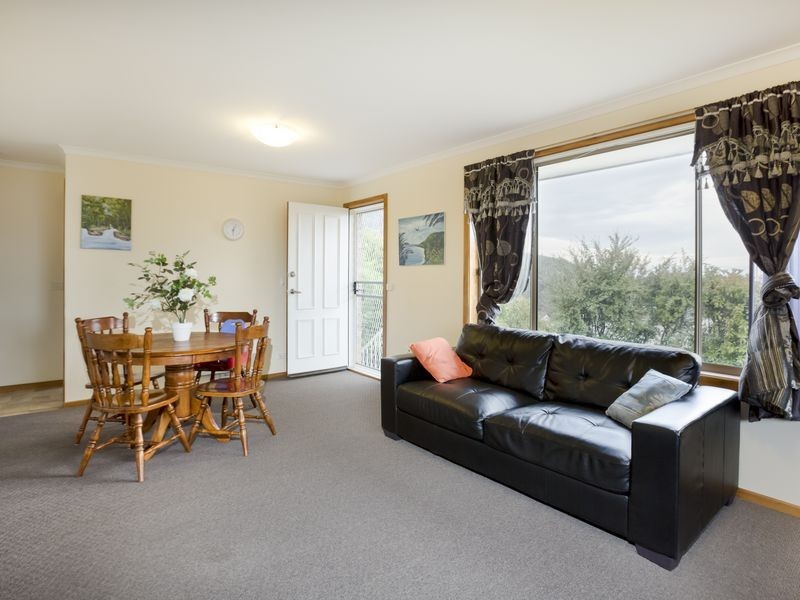 2/109 Berriedale Road, Berriedale TAS 7011