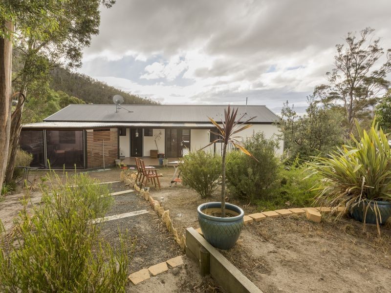 Molesworth TAS 7140