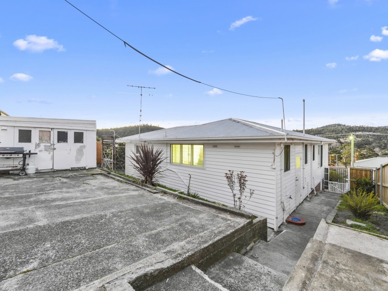 26 Broad Street, Lindisfarne TAS 7015