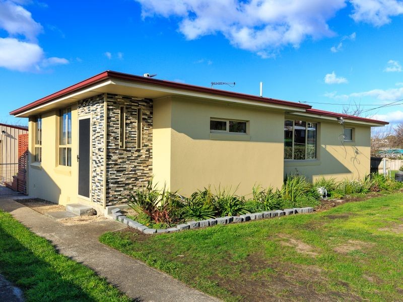 27 Adelphi Road, Claremont TAS 7011