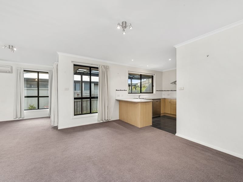 Unit 1/98 Sunshine Road, Austins Ferry TAS 7011