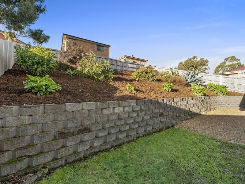 Unit 1/98 Sunshine Road, Austins Ferry TAS 7011