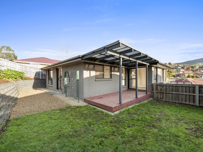 Unit 1/98 Sunshine Road, Austins Ferry TAS 7011