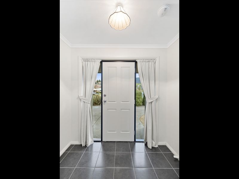 Unit 1/98 Sunshine Road, Austins Ferry TAS 7011