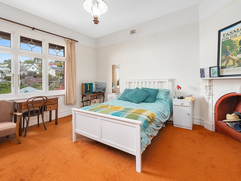 1 Salvator Road, West Hobart TAS 7000