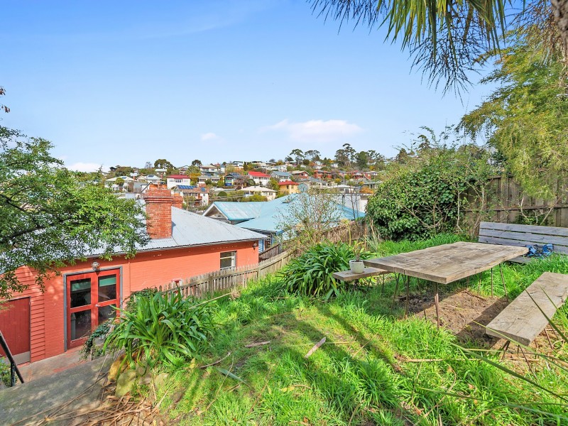 1 Salvator Road, West Hobart TAS 7000