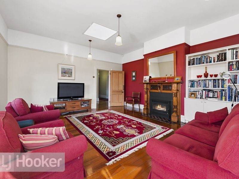 22 Boa Vista Road, New Town TAS 7008