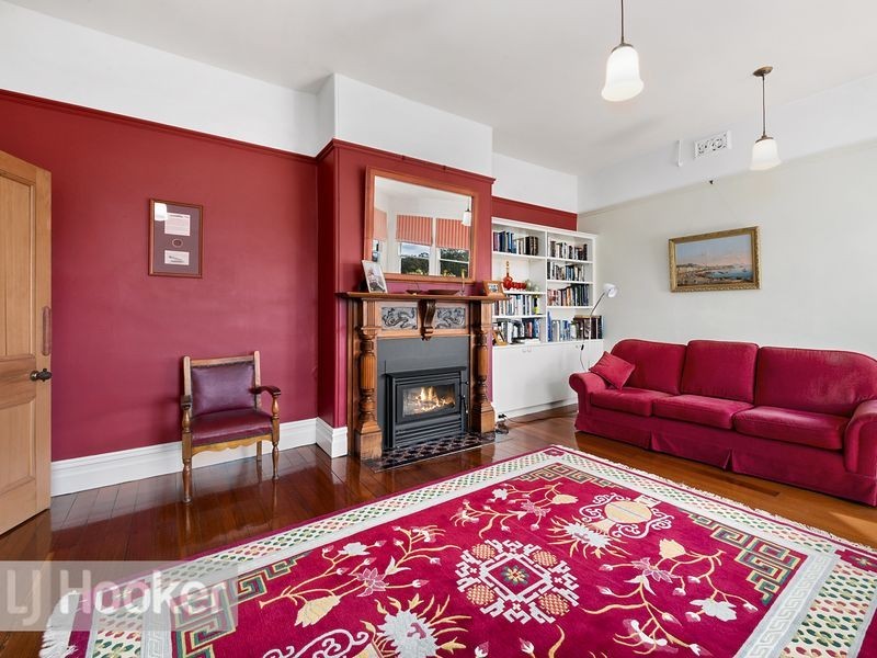 22 Boa Vista Road, New Town TAS 7008