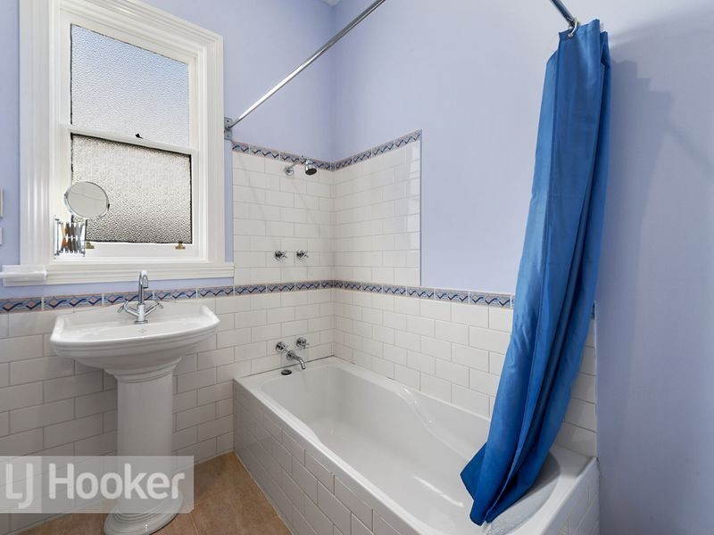 22 Boa Vista Road, New Town TAS 7008