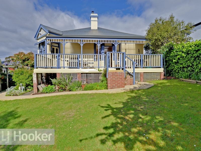 22 Boa Vista Road, New Town TAS 7008