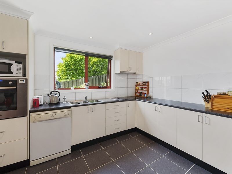 25 Kilander Crescent, Berriedale TAS 7011