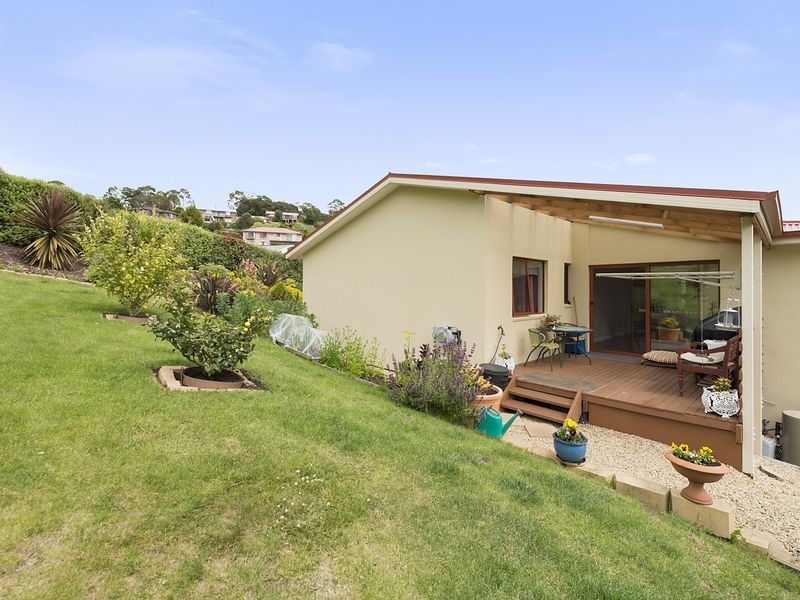 25 Kilander Crescent, Berriedale TAS 7011