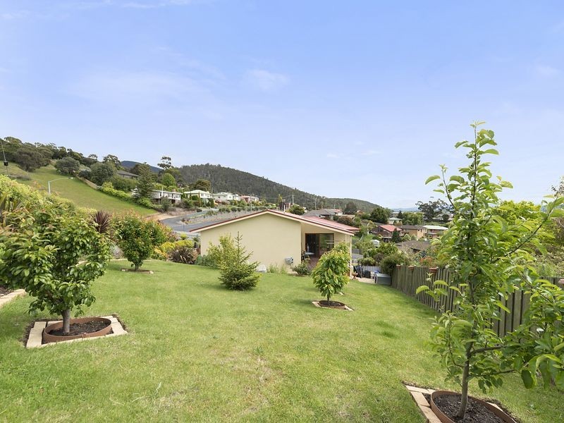 25 Kilander Crescent, Berriedale TAS 7011