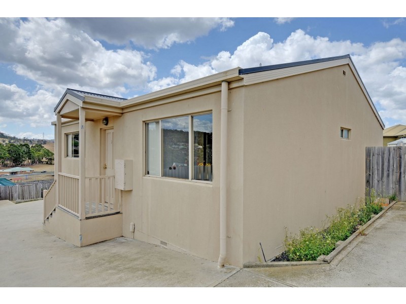 Unit 2/6 Birubi Place, Herdsmans Cove TAS 7030