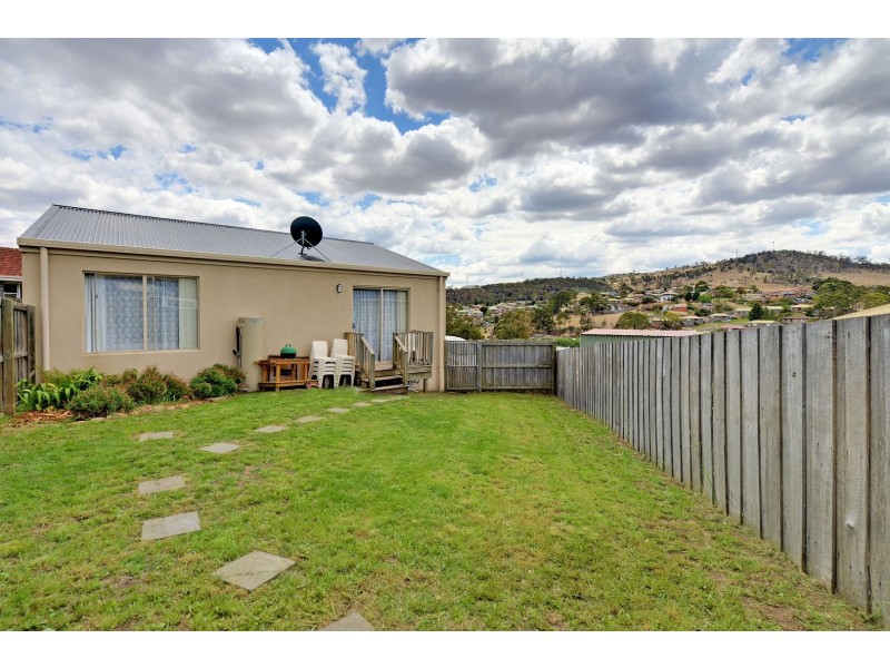 Unit 2/6 Birubi Place, Herdsmans Cove TAS 7030