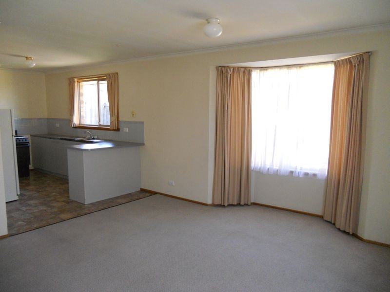 2/56a Hilton Road, Claremont TAS 7011