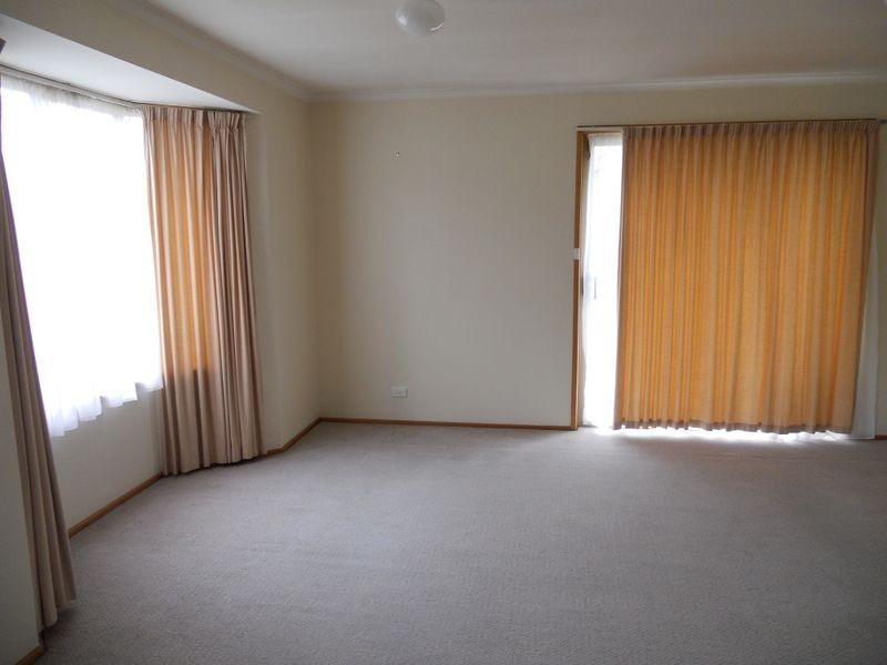 2/56a Hilton Road, Claremont TAS 7011