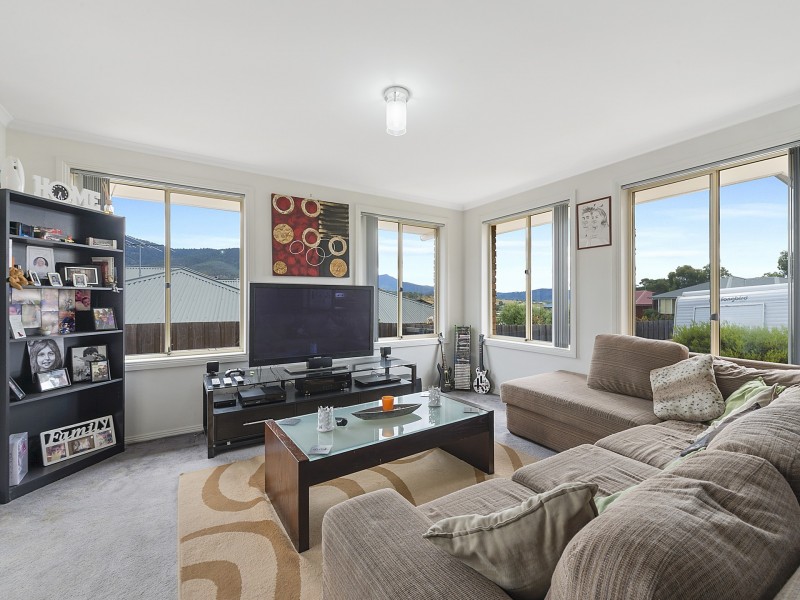 13 Brendan Crescent, Austins Ferry TAS 7011
