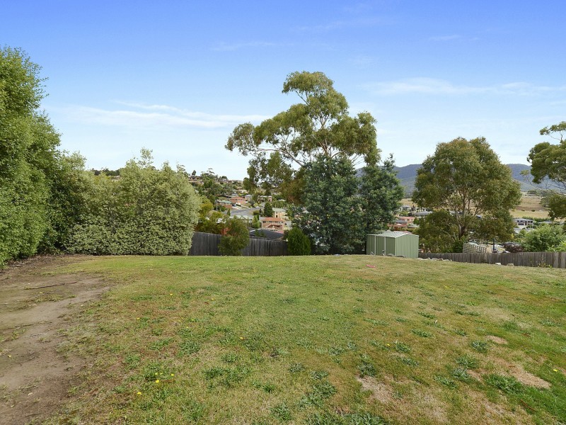 13 Brendan Crescent, Austins Ferry TAS 7011