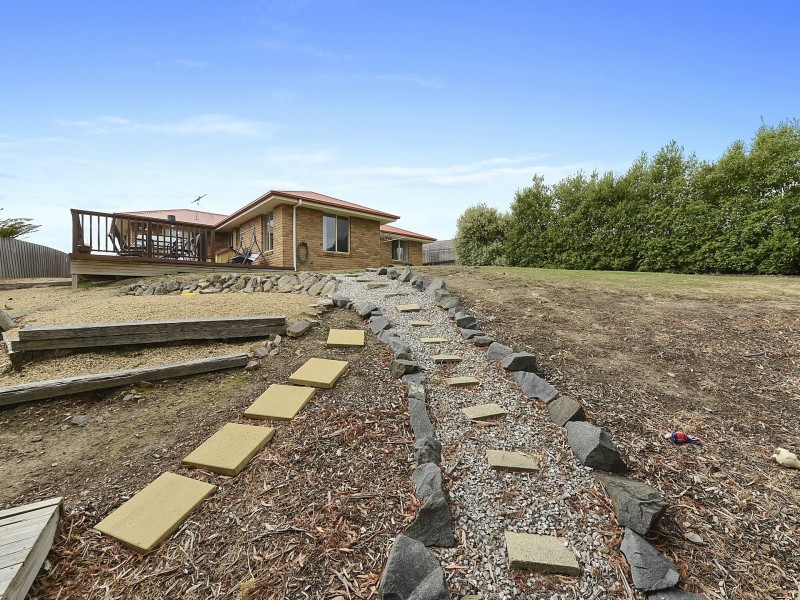 13 Brendan Crescent, Austins Ferry TAS 7011