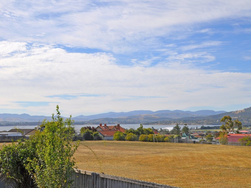 77 Leonard Avenue, Moonah TAS 7009