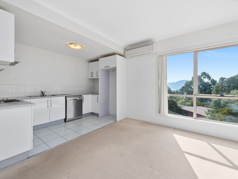 8/4 Nagle Place, Glenorchy TAS 7010