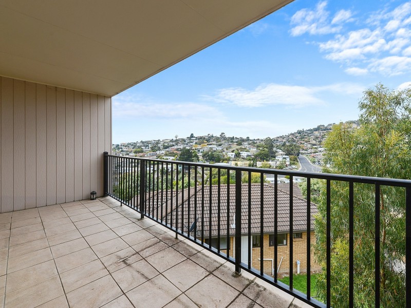 8/4 Nagle Place, Glenorchy TAS 7010