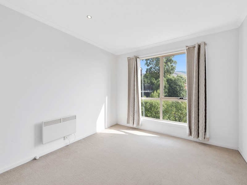 8/4 Nagle Place, Glenorchy TAS 7010