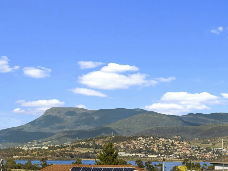 Unit 2/3 Mayfield Crescent, Bridgewater TAS 7030