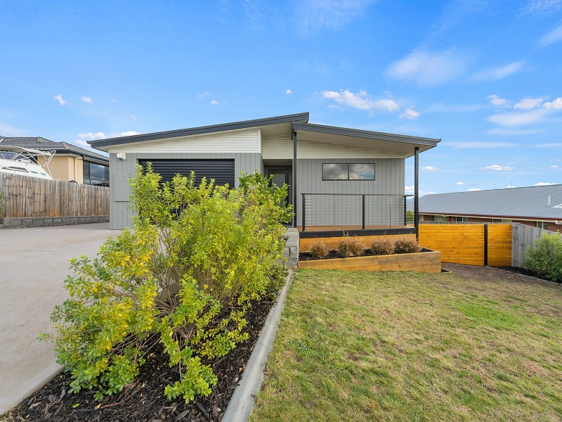 7 Abate Place, Midway Point TAS 7171
