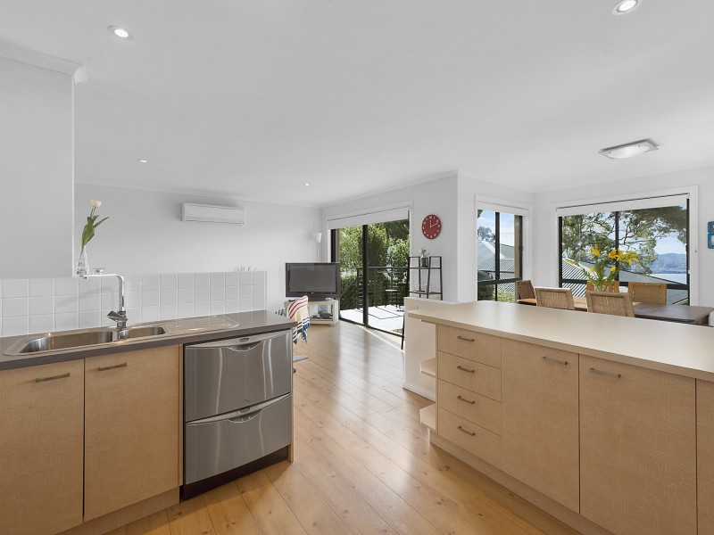 68 Hillcrest Road, Tolmans Hill TAS 7007