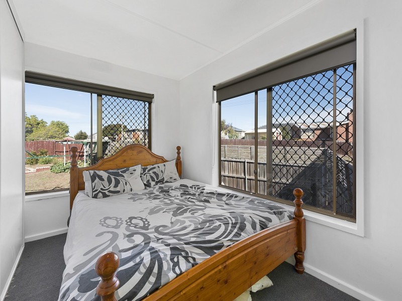 1 Rosbar Street, Claremont TAS 7011