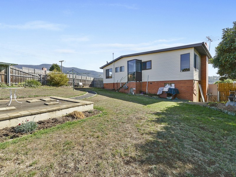 1 Rosbar Street, Claremont TAS 7011