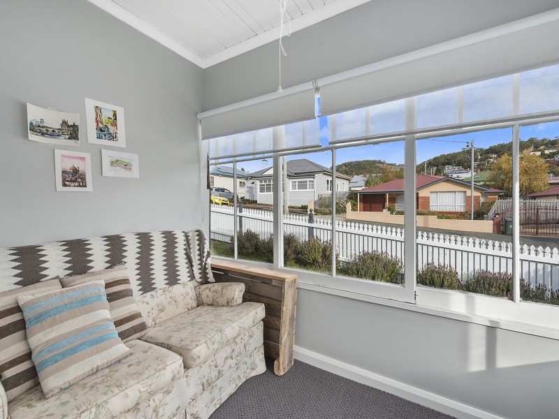 15 Cuthbert Avenue, Lenah Valley TAS 7008