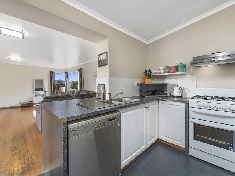 15 Cuthbert Avenue, Lenah Valley TAS 7008