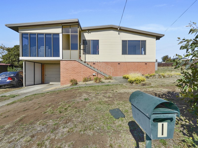 1 Rosbar Street, Claremont TAS 7011