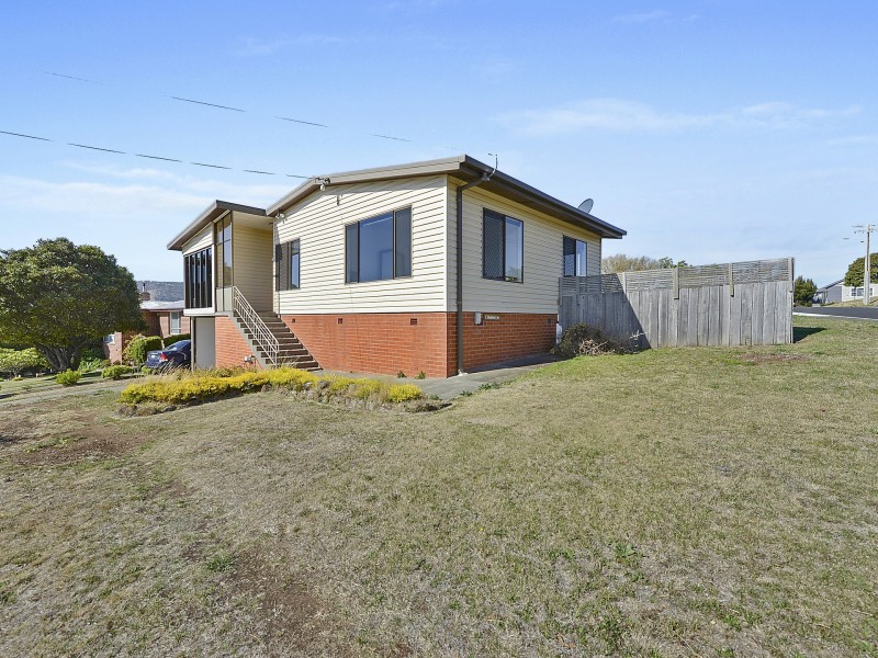 1 Rosbar Street, Claremont TAS 7011