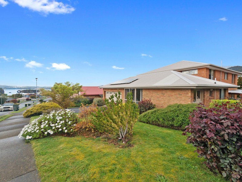 29 Chardonnay Drive, Berriedale TAS 7011
