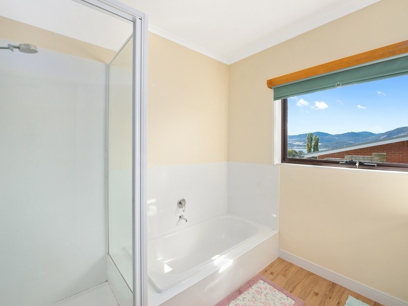 30 Hilton Road, Claremont TAS 7011