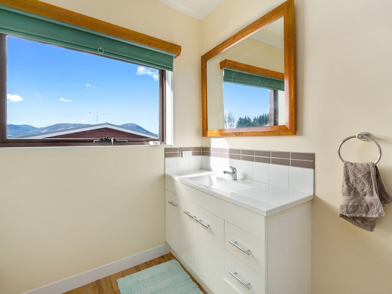 30 Hilton Road, Claremont TAS 7011