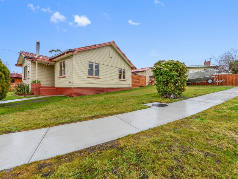 1 Moreton Crescent, Claremont TAS 7011