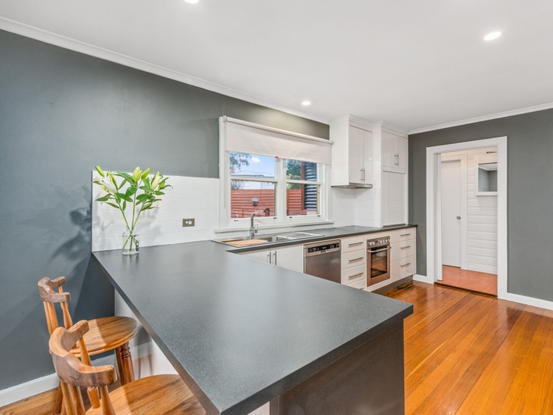 1 Moreton Crescent, Claremont TAS 7011