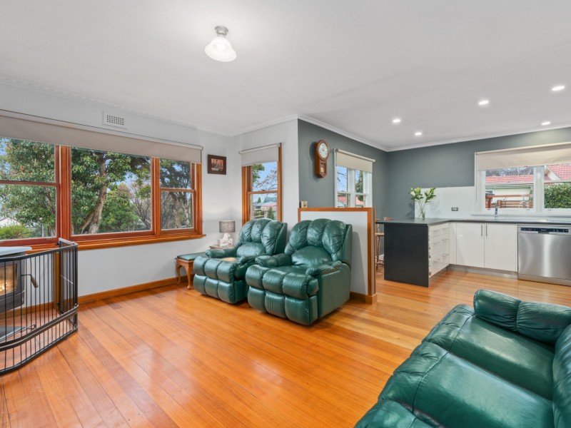1 Moreton Crescent, Claremont TAS 7011