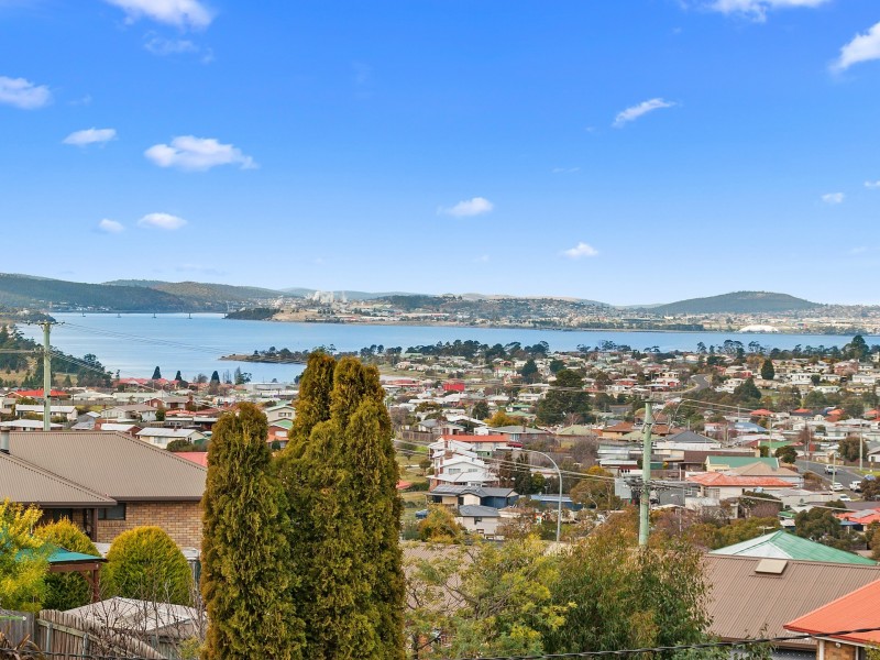 2 Kristen Court, Claremont TAS 7011