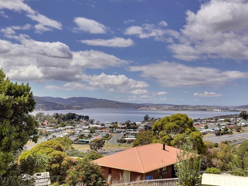 45 Centenery Crescent, Claremont TAS 7011